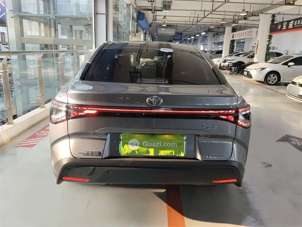 Toyota bZ3 2023 из CN, фото 8