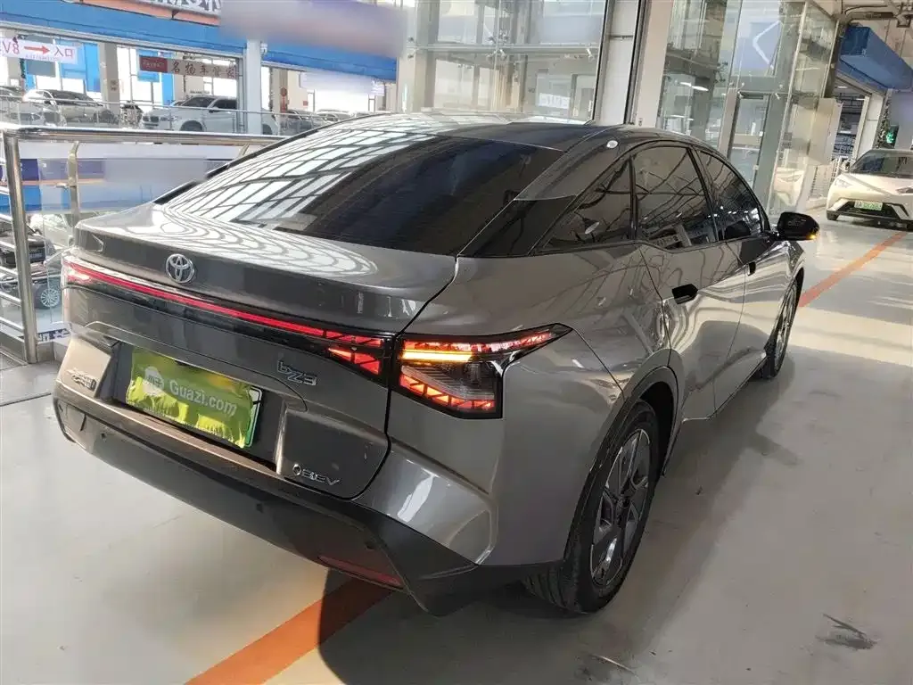 Toyota bZ3 2023 из CN, фото 9