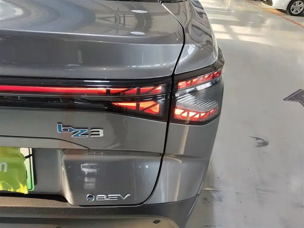 Toyota bZ3 2023 из CN, фото 2
