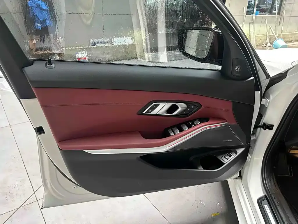 BMW 3 Series 2024 из CN, фото 7