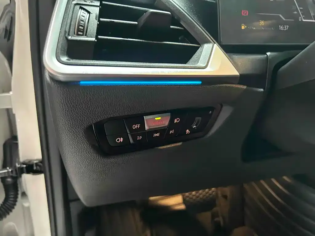 BMW 3 Series 2024 из CN, фото 2