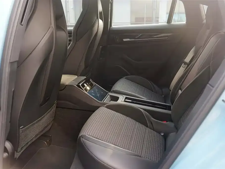 Porsche Panamera 2025 из CN, фото 8
