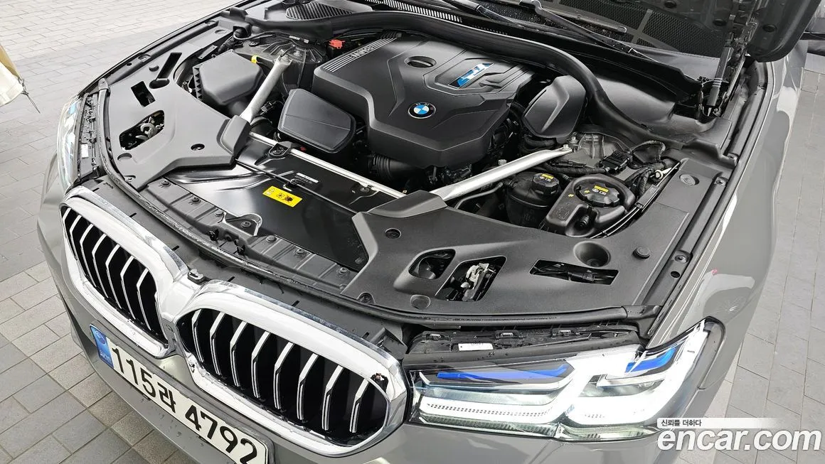 BMW 5-Series — фото 10