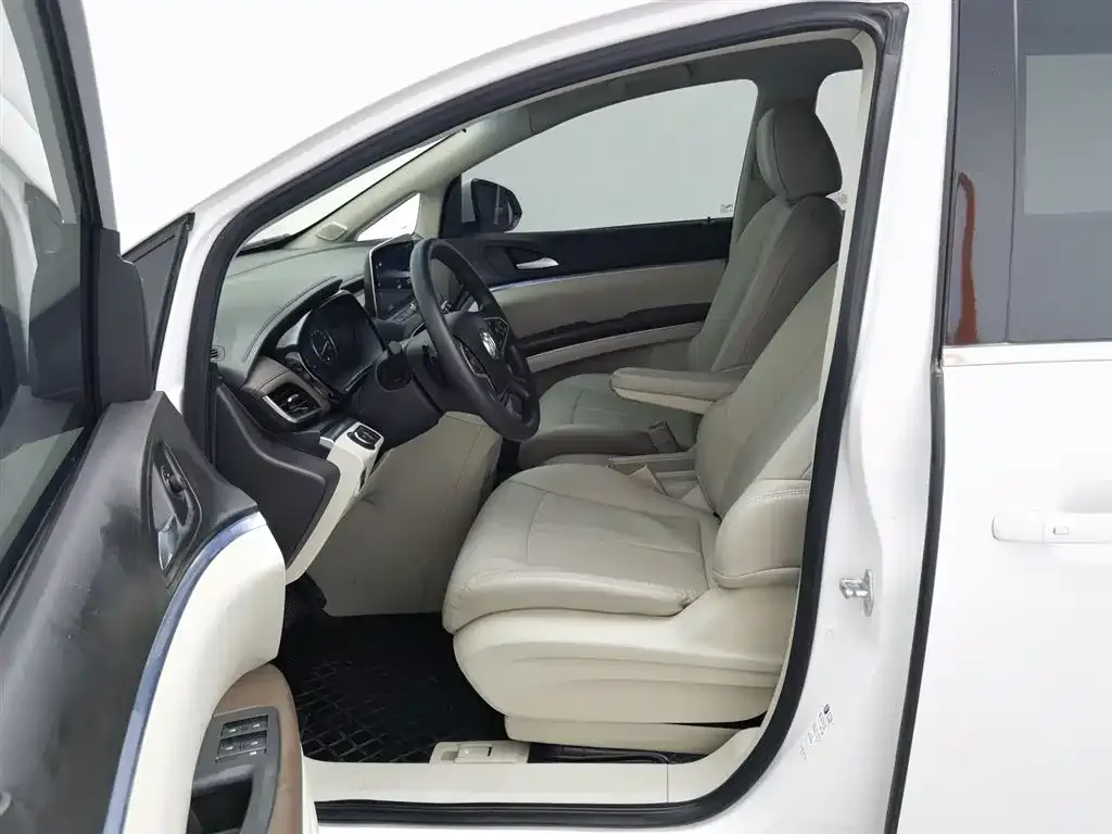 Buick GL8 2023 из CN, фото 3