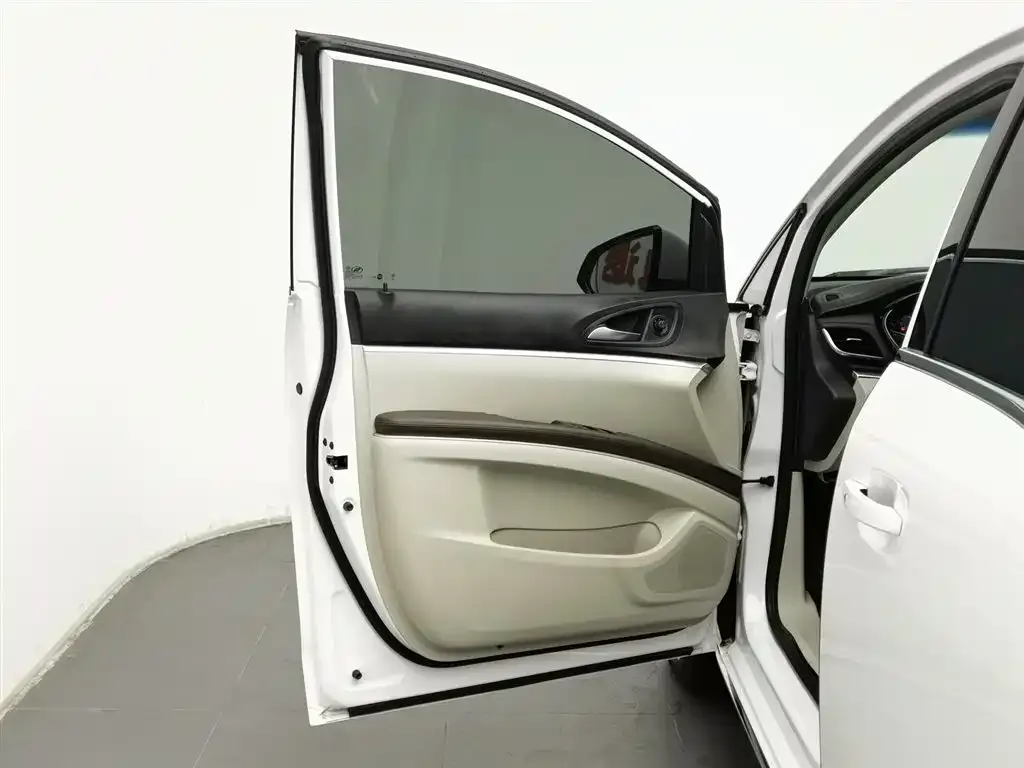Buick GL8 2023 из CN, фото 7