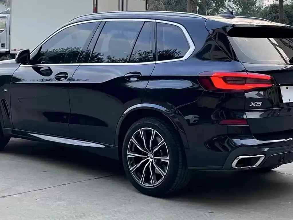 BMW X5 (Import) — фото 2