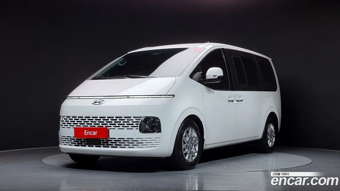 Hyundai Staria — фото 1