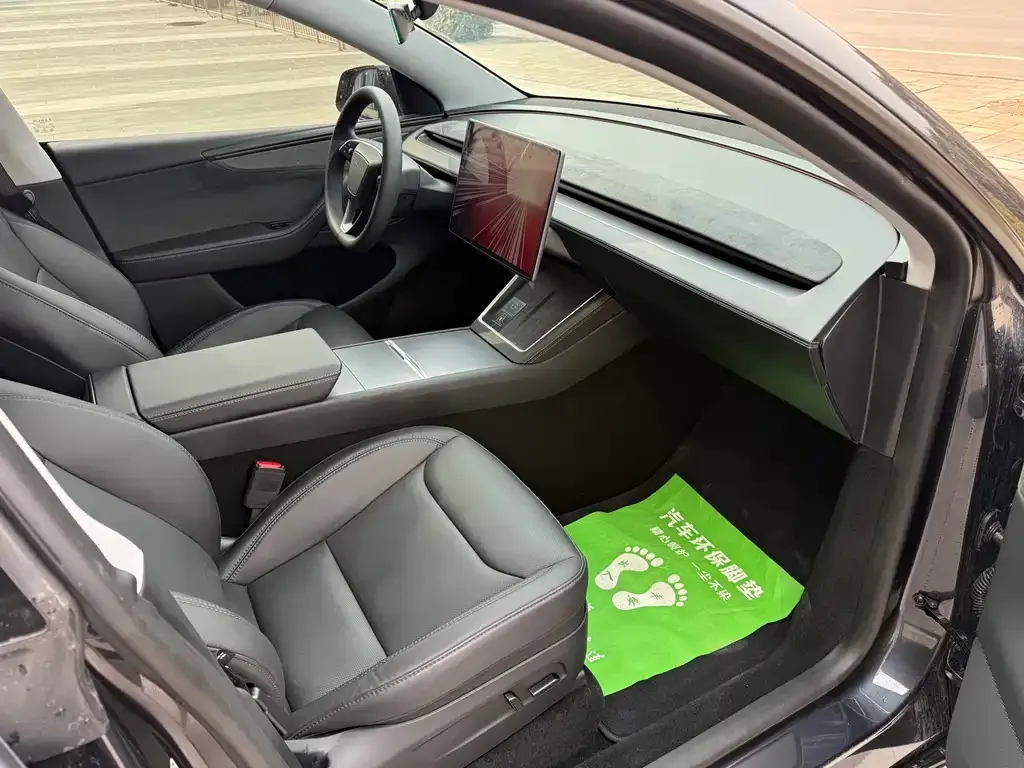 Tesla Model Y 2025 из CN, фото 10