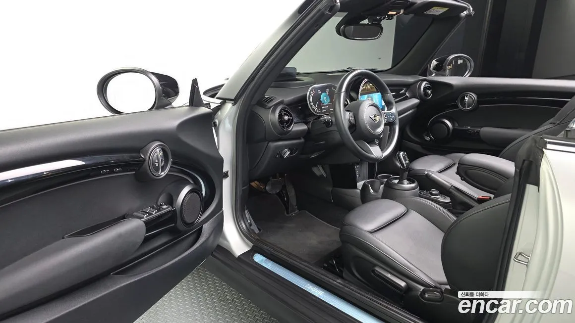 Mini Cooper Convertible 2022 из KR, фото 3