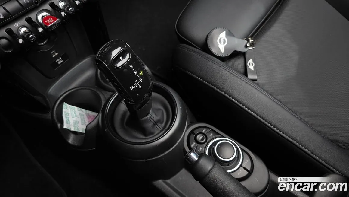 Mini Cooper Convertible 2022 из KR, фото 9