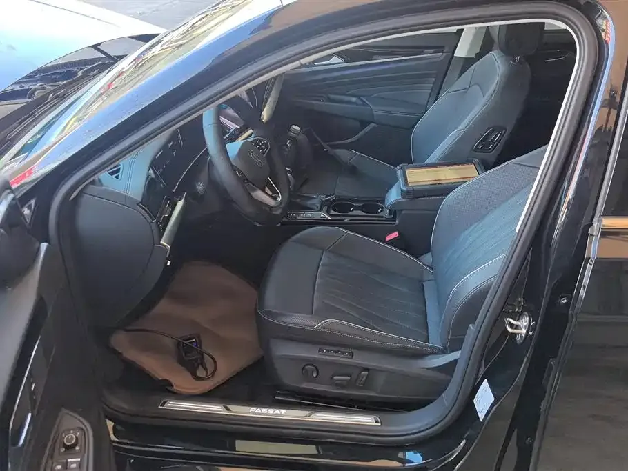 Volkswagen Passat 2023 из CN, фото 10