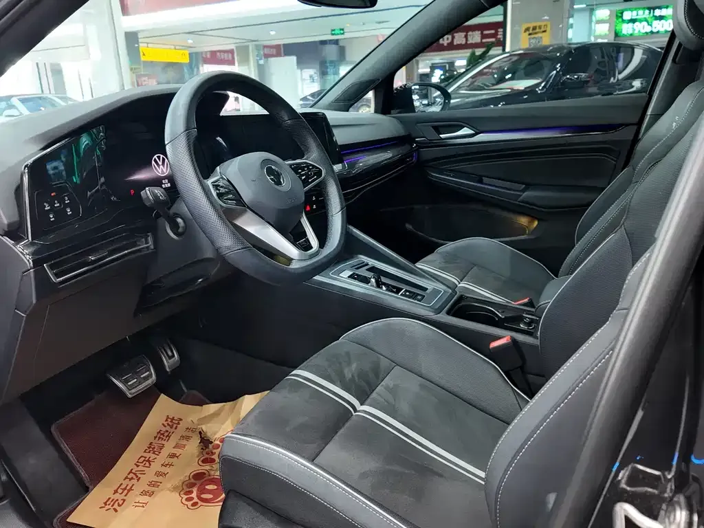 Volkswagen Golf 2023 из CN, фото 7