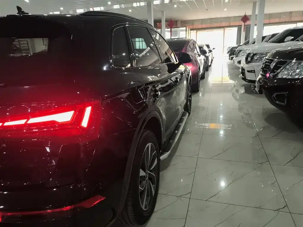 Audi Q5L 2021 из CN, фото 5