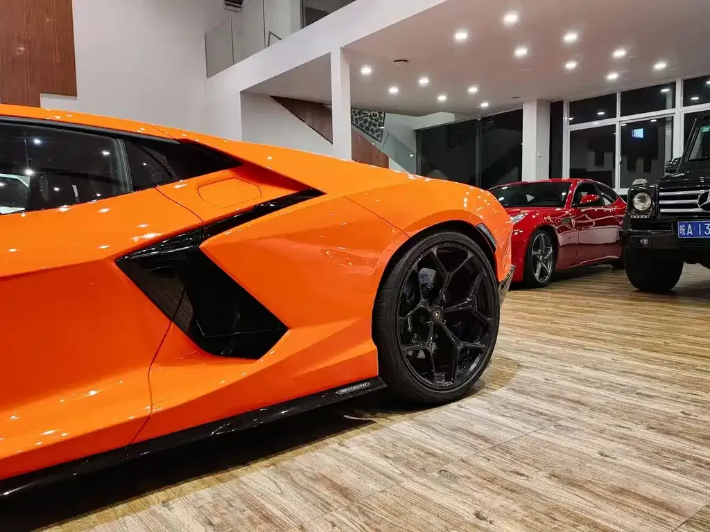 Lamborghini Revuelto 2025 из CN, фото 9