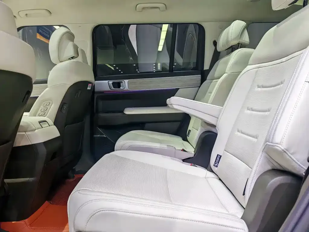 Hyundai Santa Fe 2025 из CN, фото 2