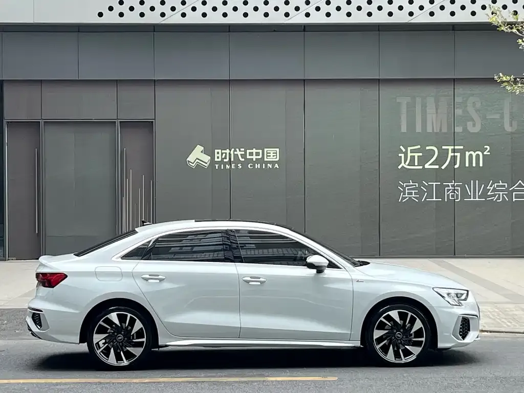 Audi A3 2024 из CN, фото 2