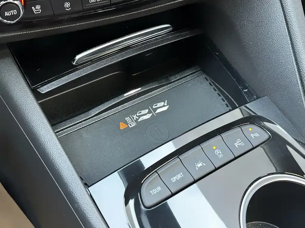 Buick Regal 2023 из CN, фото 3