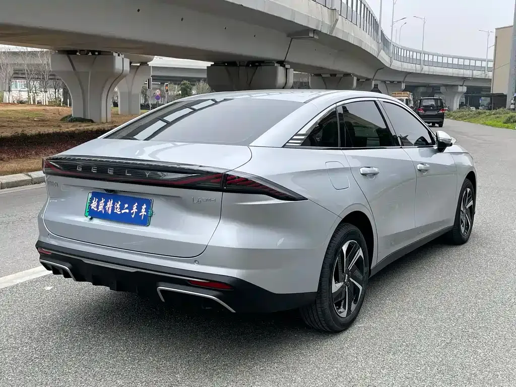 Geely Galaxy L6 — фото 9