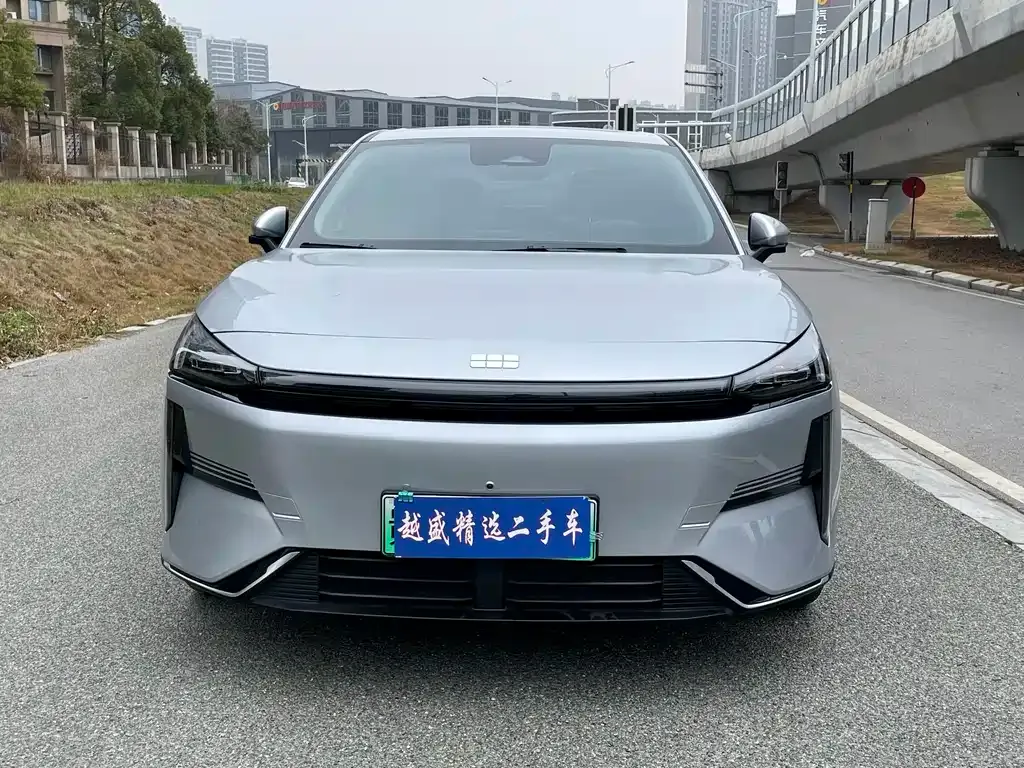 Geely Galaxy L6 — фото 4