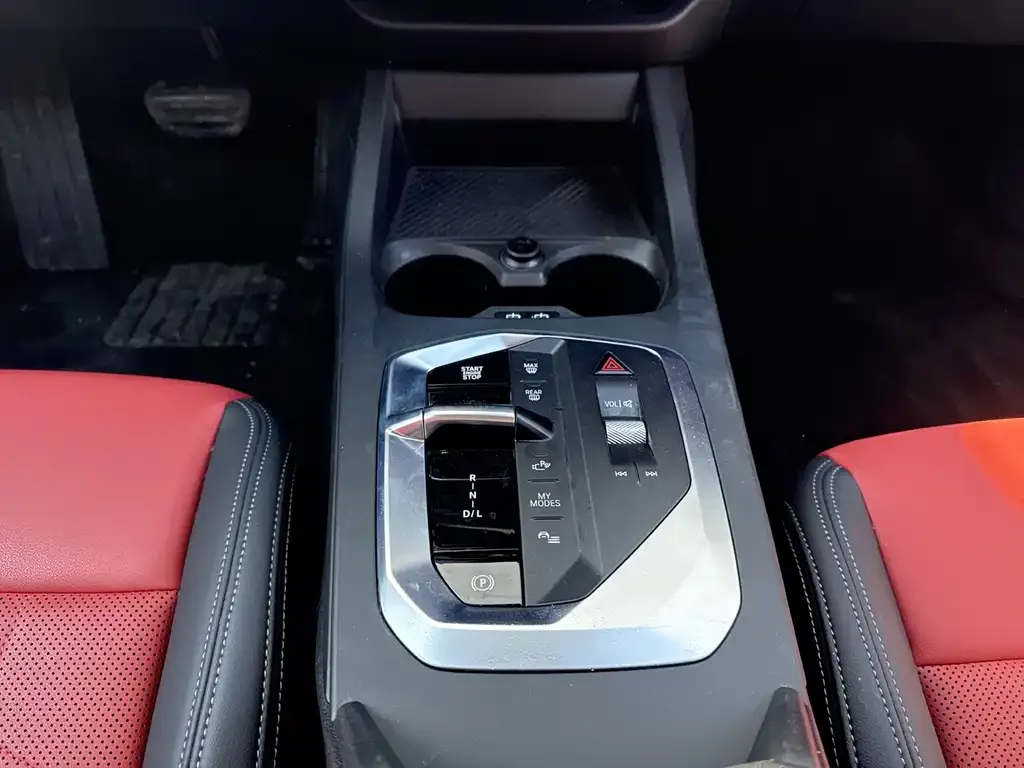 BMW 2 Series 2025 из CN, фото 10
