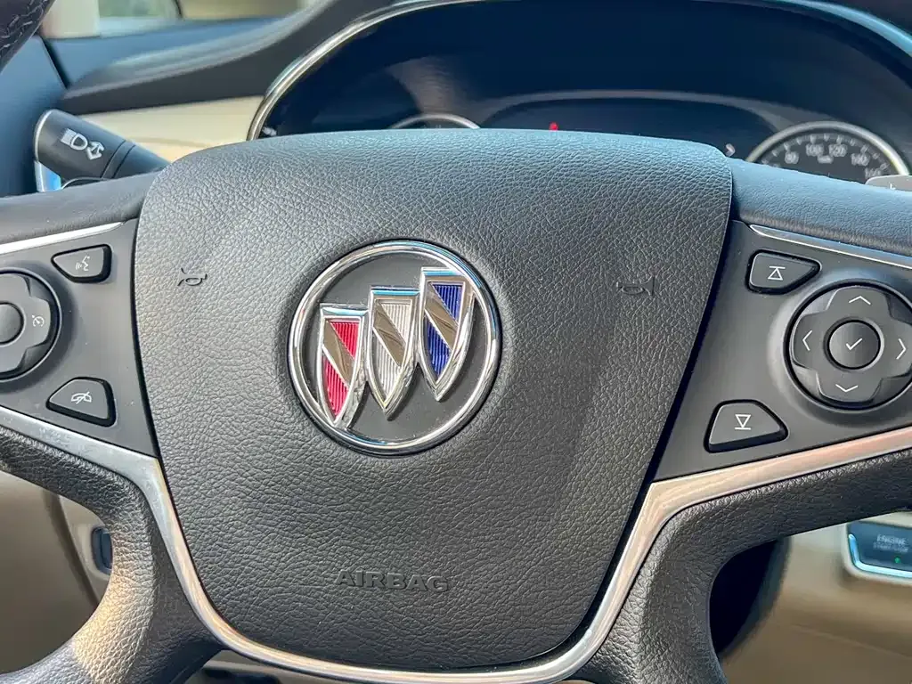 Buick GL8 2024 из CN, фото 10