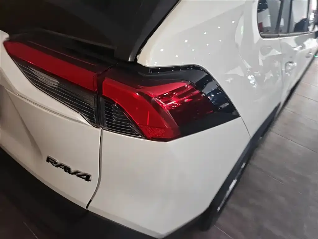 Toyota RAV4 2021 из CN, фото 4