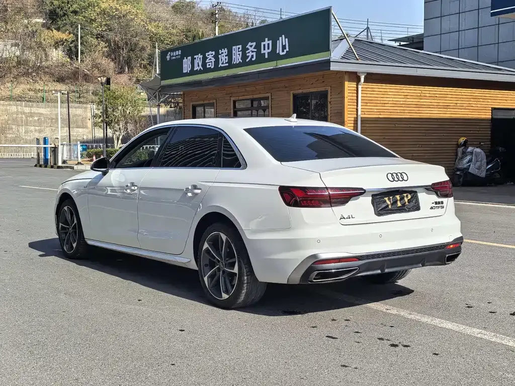 Audi A4L 2022 из CN, фото 5