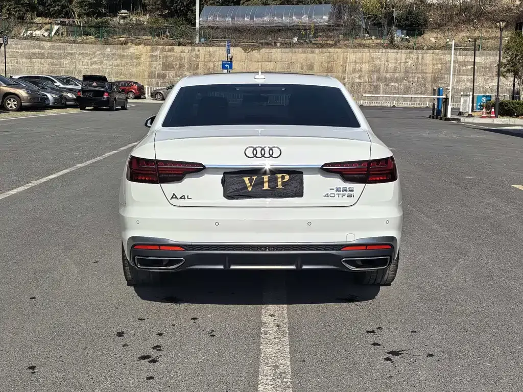 Audi A4L 2022 из CN, фото 8