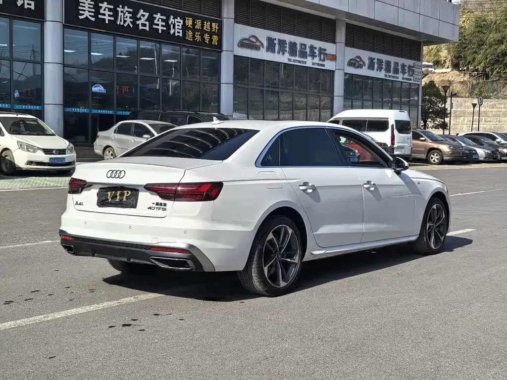 Audi A4L 2022 из CN, фото 7