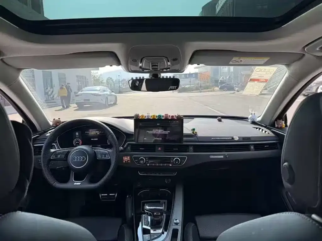 Audi A4L 2022 из CN, фото 4