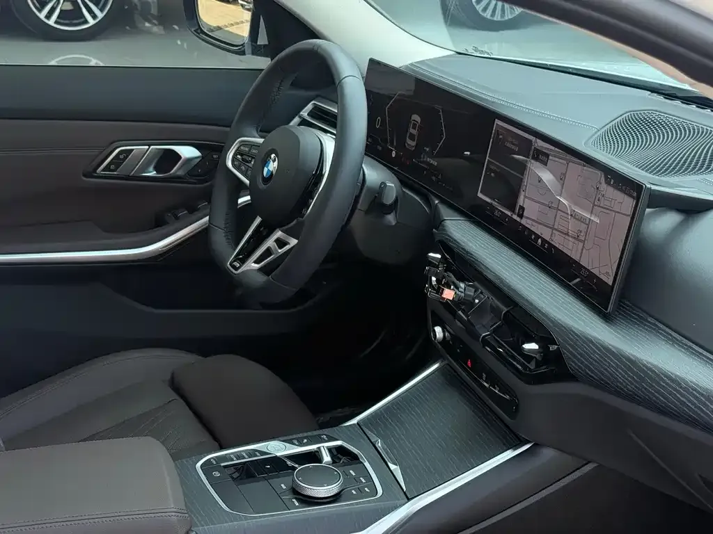 BMW 3 Series 2024 из CN, фото 10