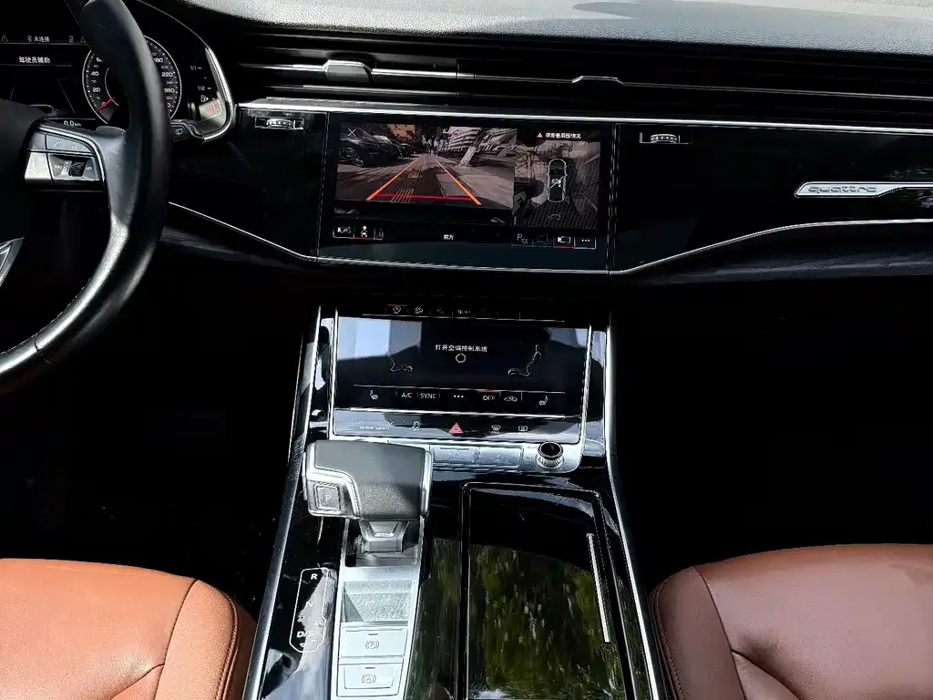 Audi Q8 2021 из CN, фото 2