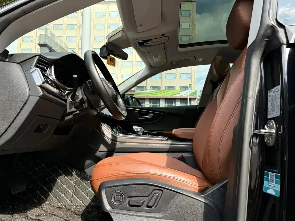 Audi Q8 2021 из CN, фото 4