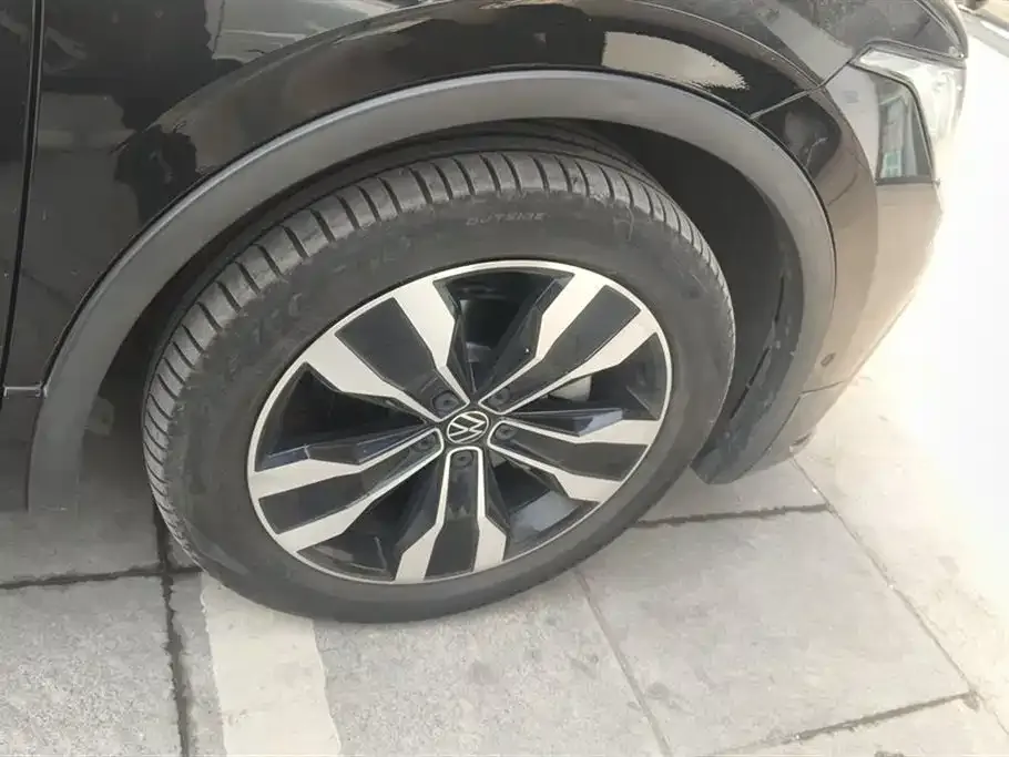 Volkswagen Tiguan L 2022 из CN, фото 2