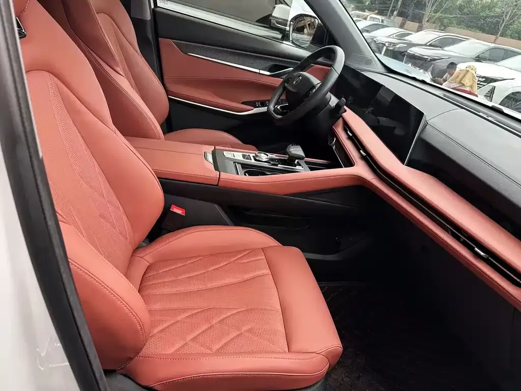 Changan CS75PLUS 2024 из CN, фото 2
