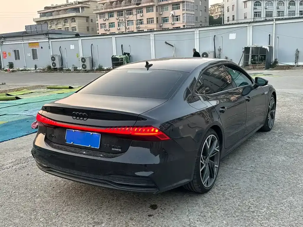 Audi A7L 2022 из CN, фото 2