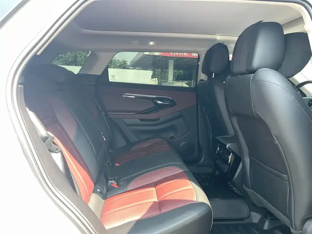 Land Rover Evoque PHEV 2022 из CN, фото 2