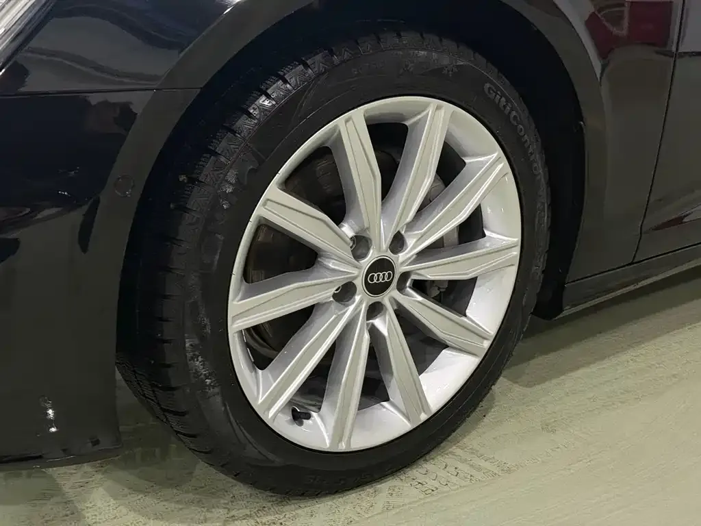 Audi A6L 2024 из CN, фото 6