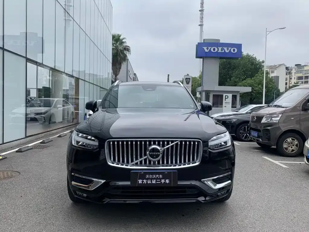 Volvo XC90 — фото 9