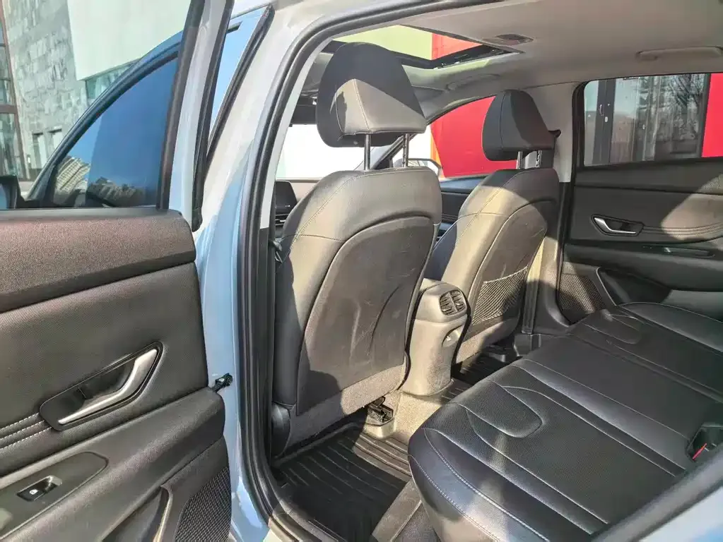 Hyundai Elantra 2023 из CN, фото 6