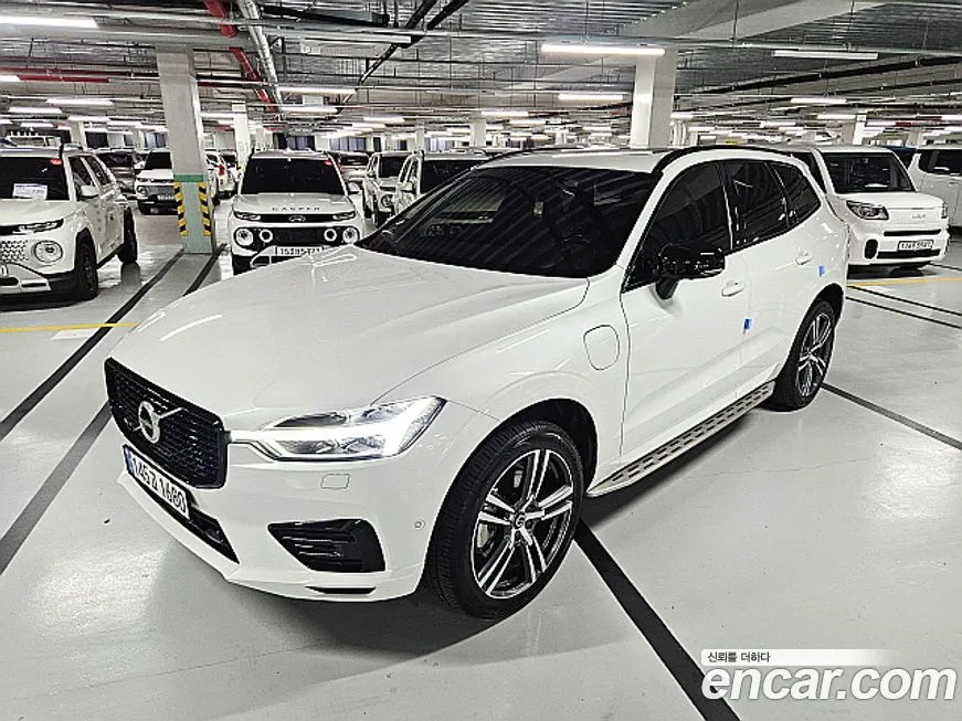Volvo XC60 — фото 1