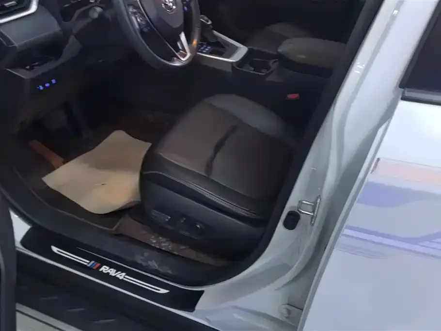 Toyota RAV4 2021 из CN, фото 8