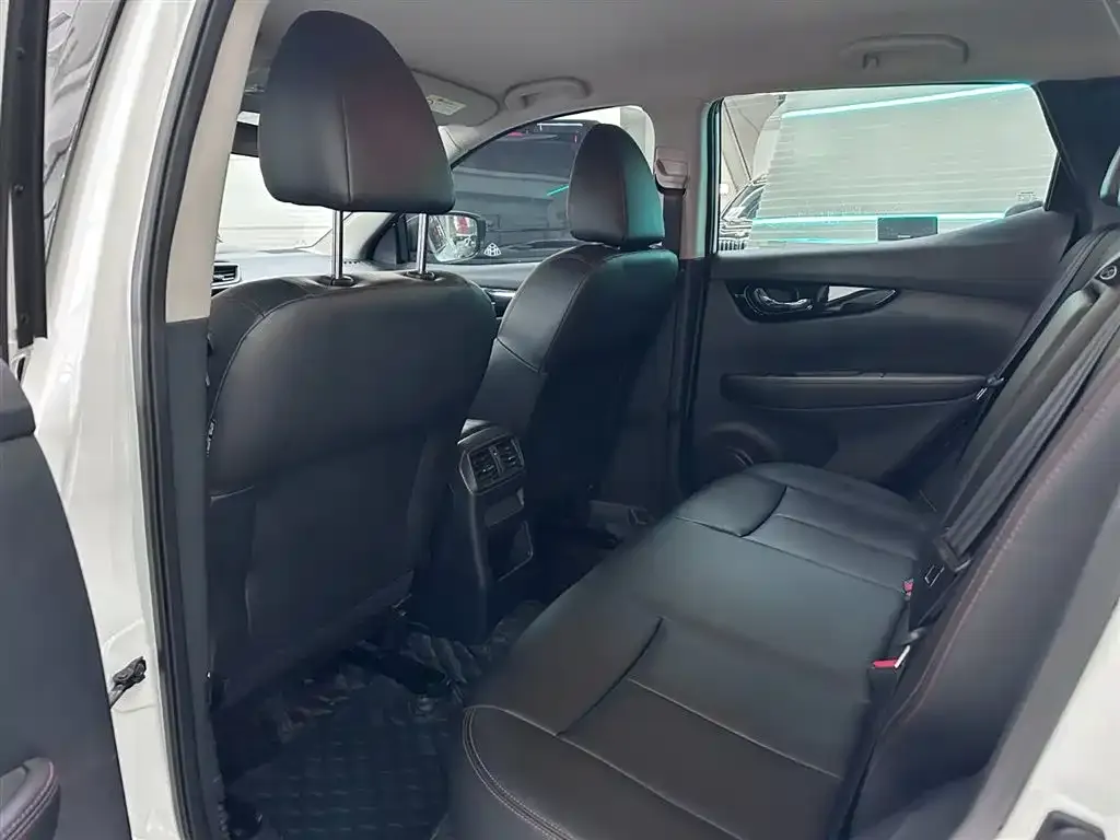 Nissan Qashqai 2022 из CN, фото 2
