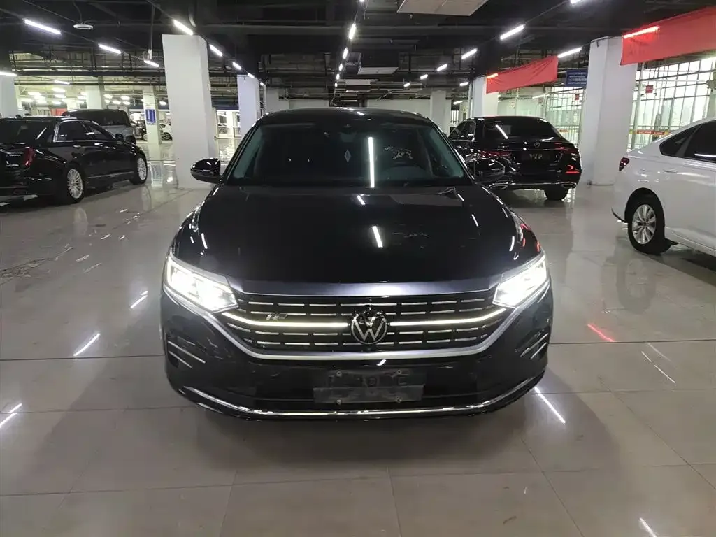 Volkswagen Passat 2023 из CN, фото 2