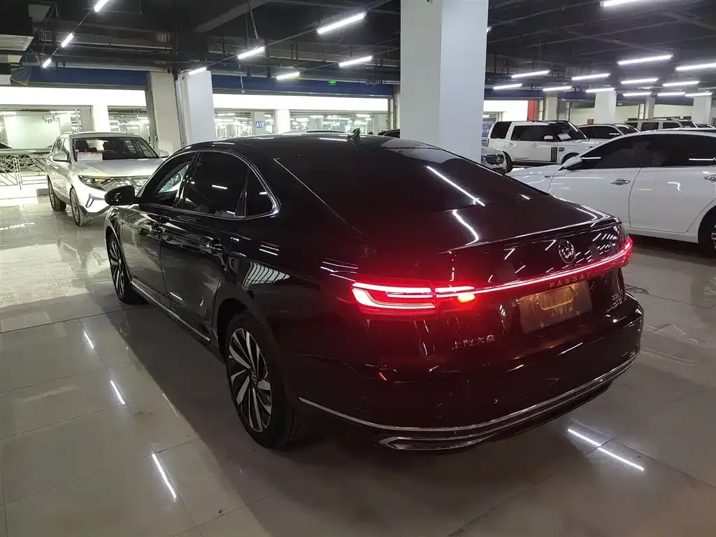 Volkswagen Passat 2023 из CN, фото 9