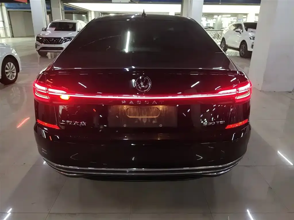 Volkswagen Passat 2023 из CN, фото 5