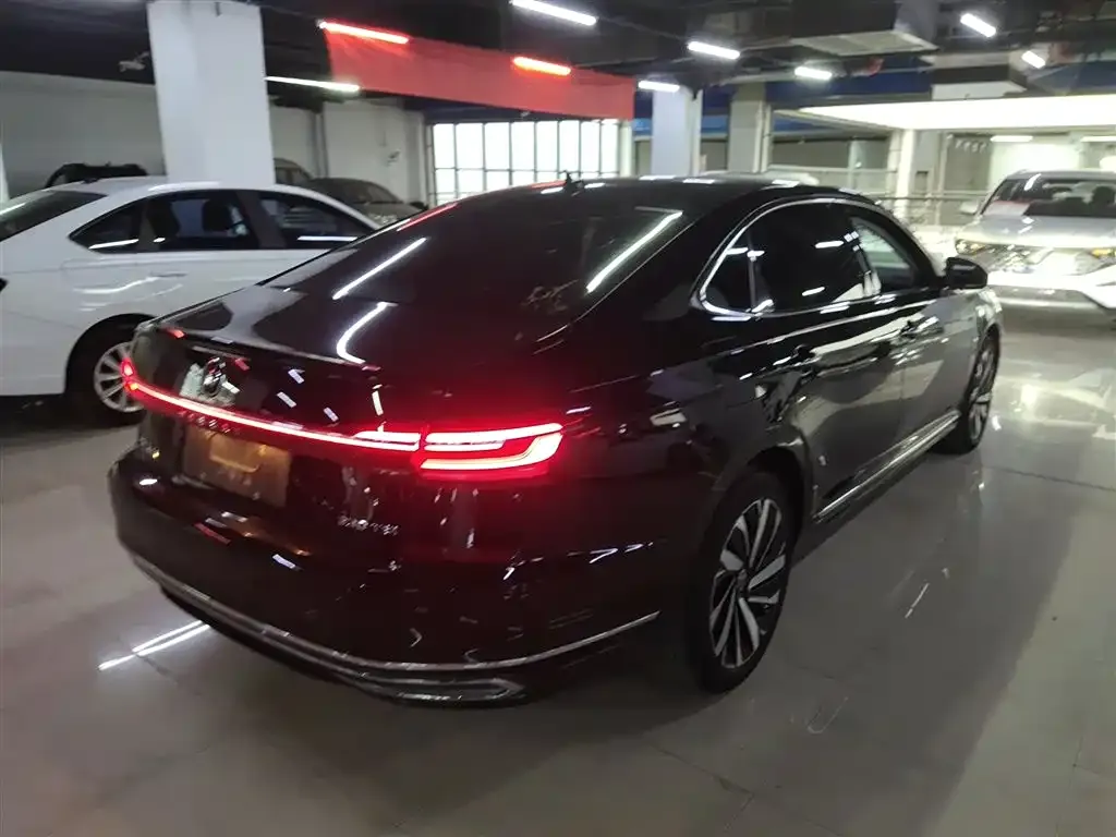 Volkswagen Passat 2023 из CN, фото 6