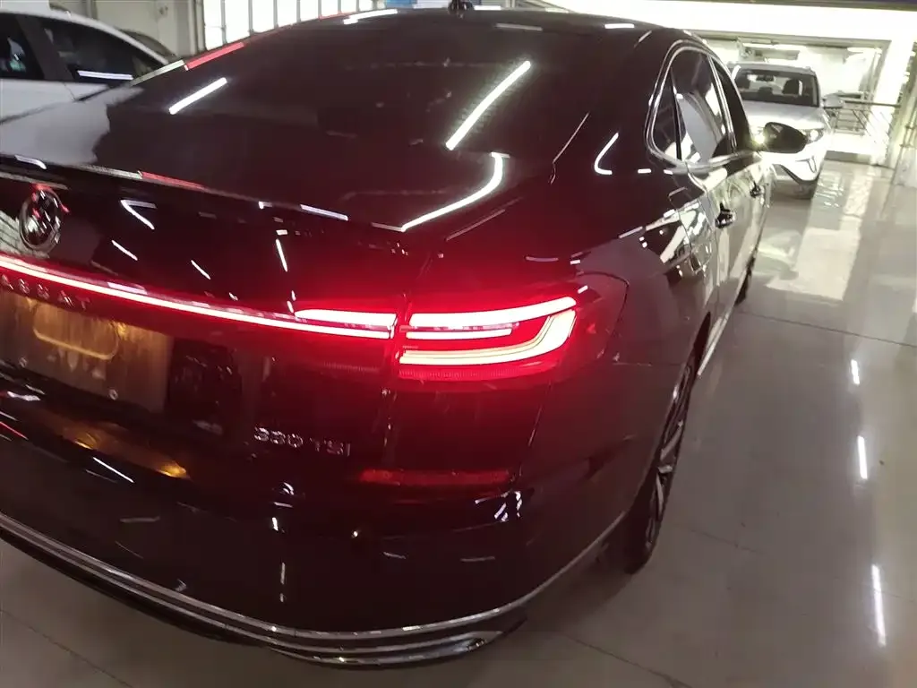 Volkswagen Passat 2023 из CN, фото 3