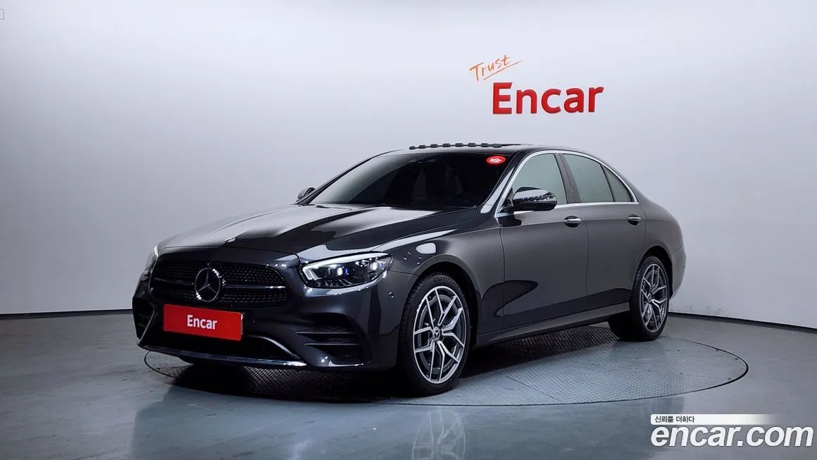 Mercedes-Benz E-Class — фото 1