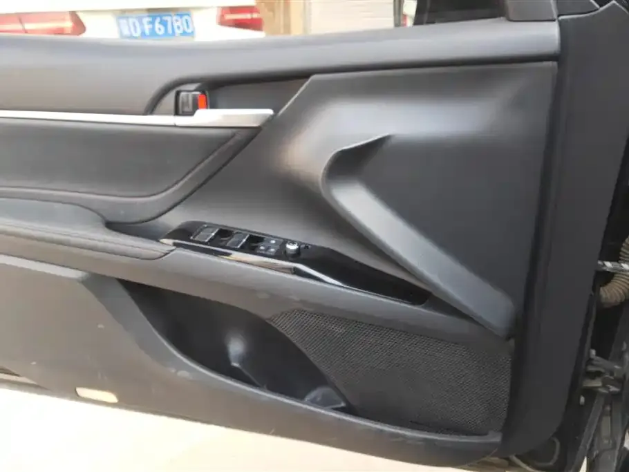 Toyota Camry 2023 из CN, фото 2